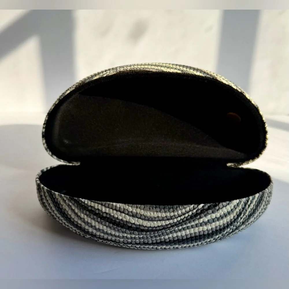 Beaded Zebra Pattern Hard Shell Sunglasses Case Black White Gray